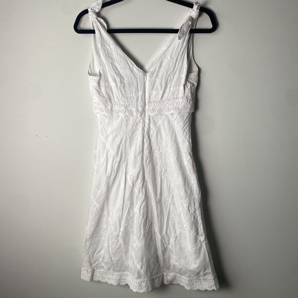 Lilly Pulitzer Vintage White Floral Lace Sleeveless V-Neck Dress - Picture 2 of 8